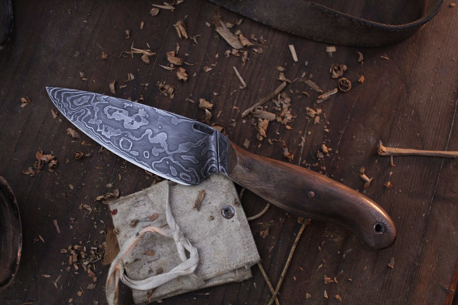 Mark Couch Large 4.25&quot;Skinner / Walnut / Alaskan Forged Damascus