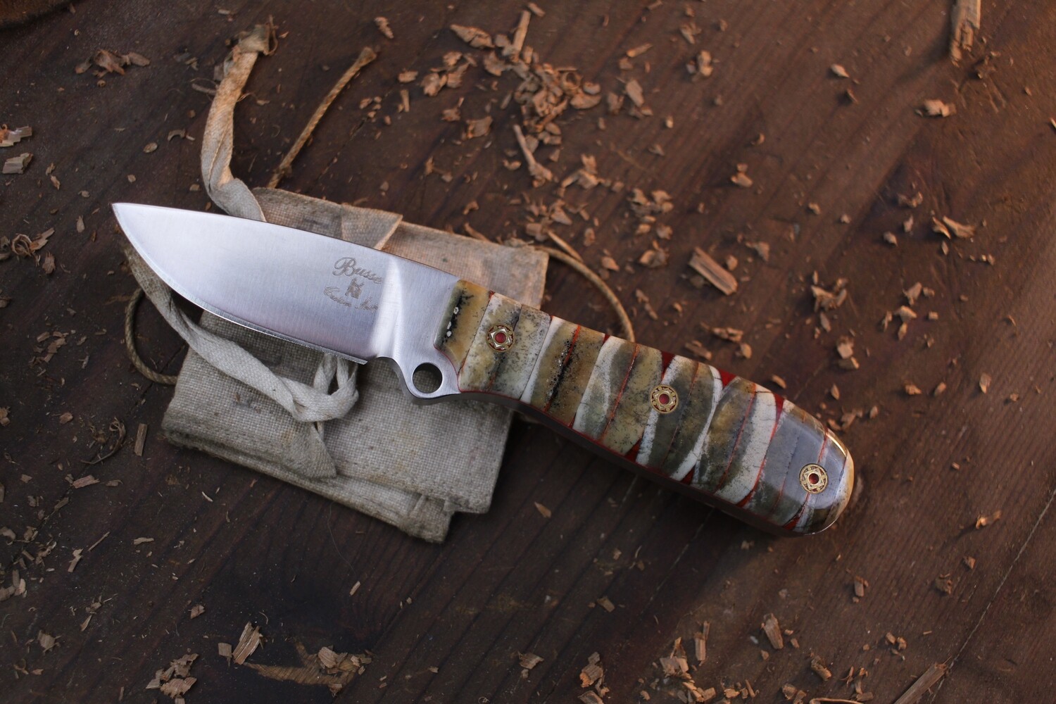 Busse Combat Custom Shop Fat Game Warden 2.5&quot; Fixed Blade / Stacked Bone &amp; Red Resin / Hand Wiped INFI ( Pre Owned )