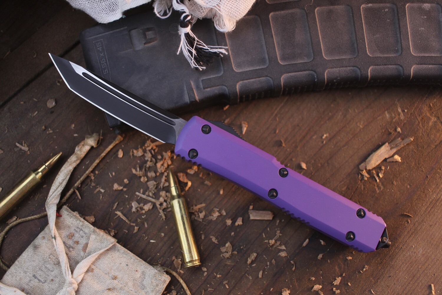 Microtech Ultratech Tanto T/E 3.4&quot; OTF Auto / Bright Purple Cerakote Aluminum / Black ( Pre Owned )