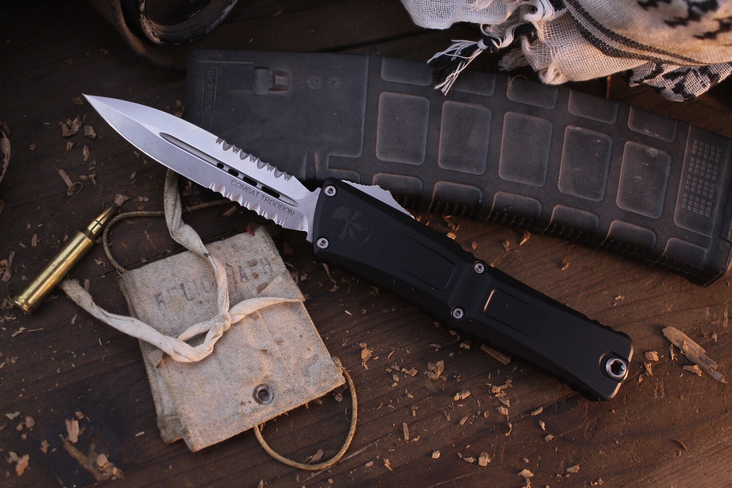 Microtech Combat Troodon Gen III 4&quot; OTF Auto / Black Aluminum / Stonewashed Serrated ( Pre Owned )