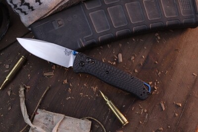 Benchmade Bugout 3.2&quot; AXIS Lock Folder / Carbon Fiber / Satin S90V ( Pre Owned )
