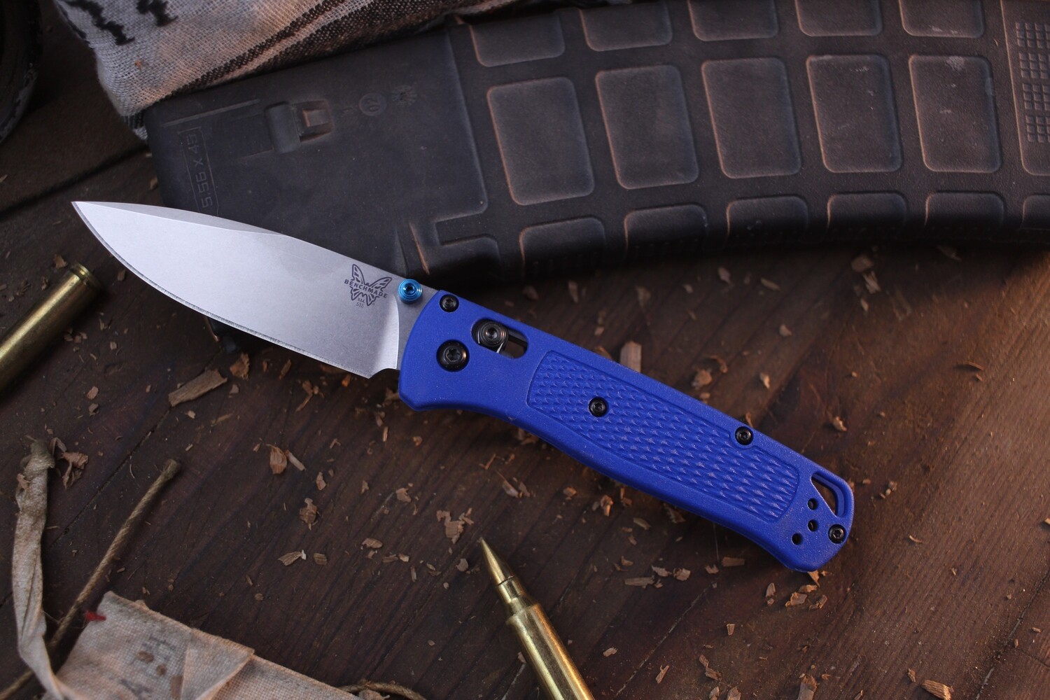 Benchmade Bugout 3.24&quot; AXIS Lock Folder / Blue Grivory / Satin S30V ( Pre Owned )