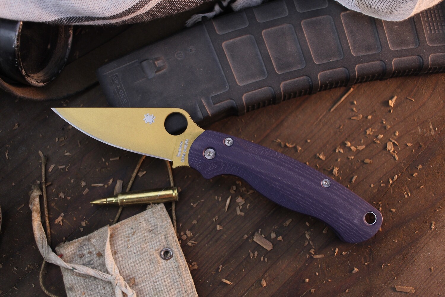Spyderco NK Custom Paramilitary 2 3.44&quot; Compression Lock Folder / Flytanium Purple Lotus G-10 / Glacier Gold Cerakote S45VN