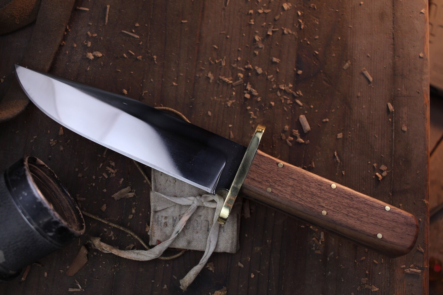 David Reed Backwoods Fighter 7&quot; Fixed Bowie / Walnut &amp; Brass Double Guard / Satin D2