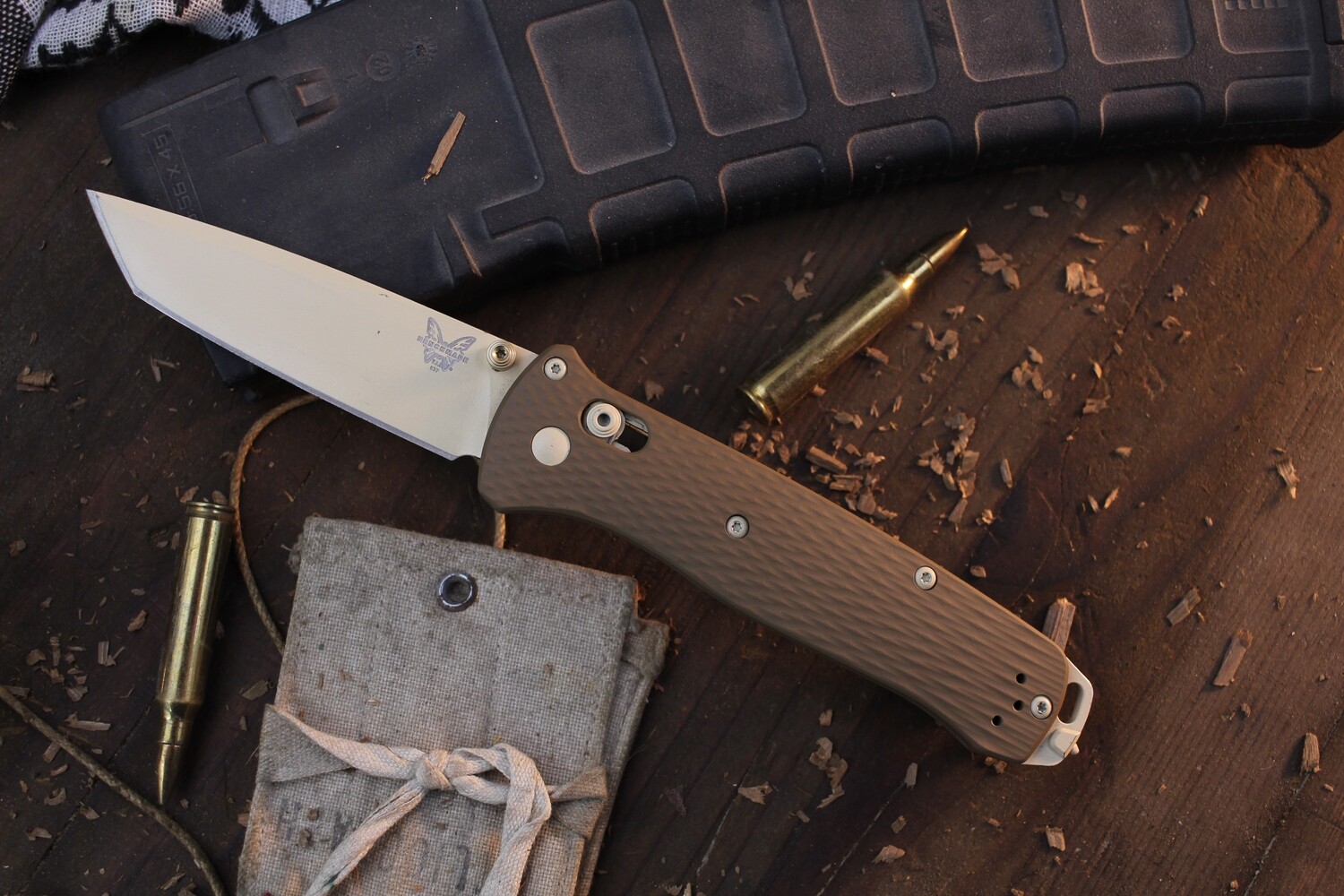 Benchmade Bailout 3.38&quot; Tanto AXIS Lock Folder / Mud Brown Cerakote Aluminum / Sand Cerakote M4 ( Pre Owned )
