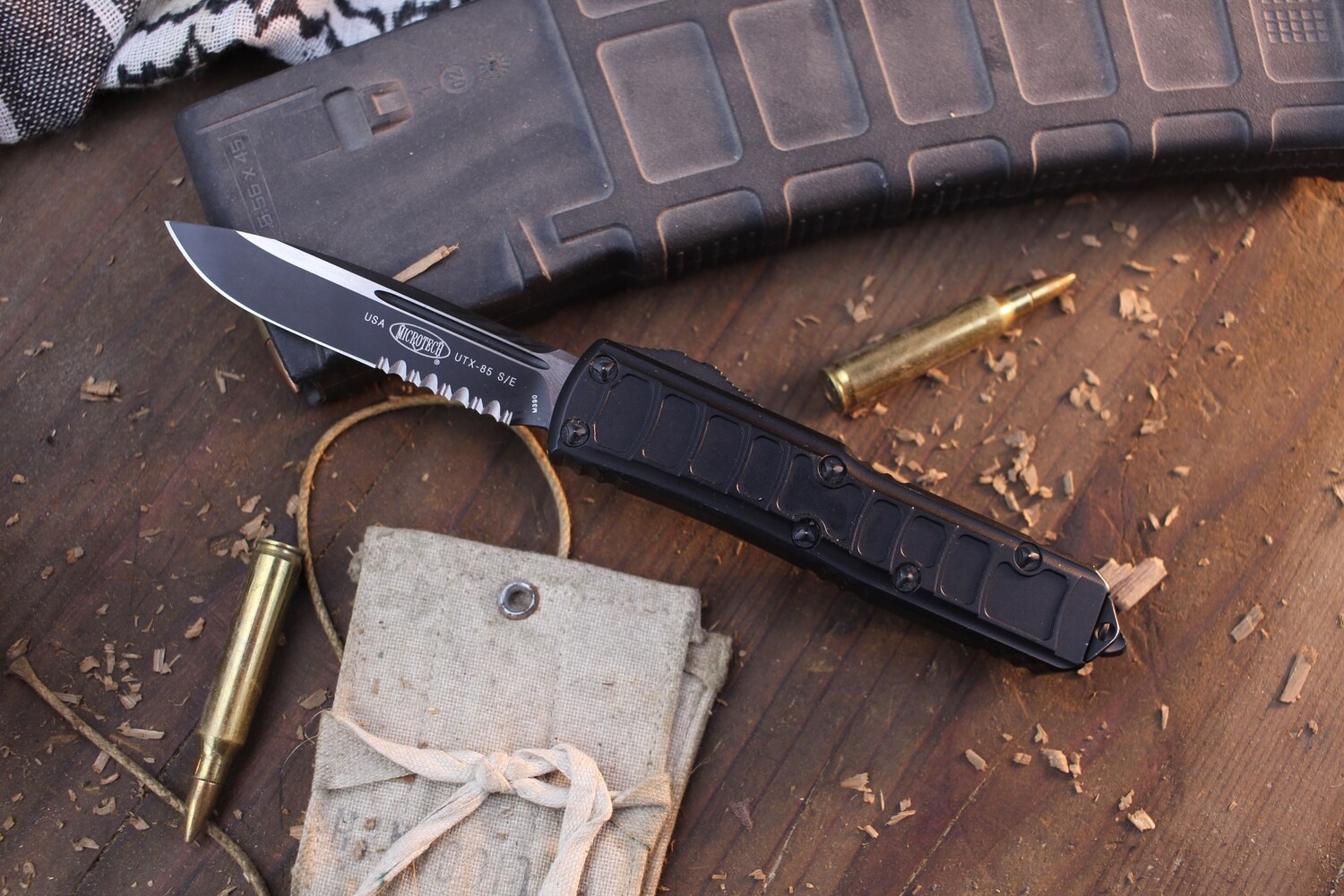 Microtech Signature Series UTX-85 II S/E 3.12” OTF Automatic / Black Stepside Aluminum / Black Partially Serrated ( Pre Owned )