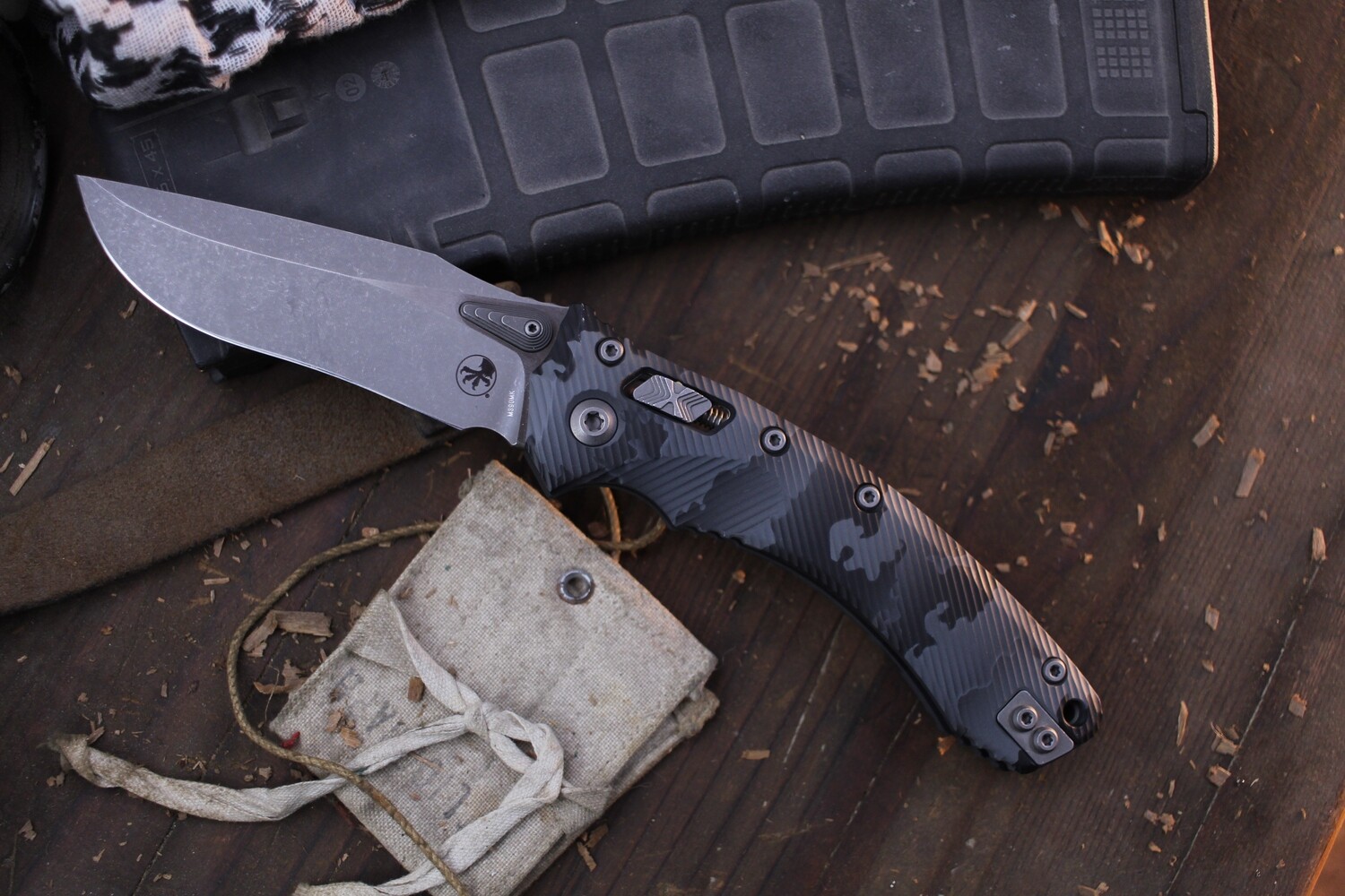 Microtech Amphibian 3.86&quot; Ram-Lok Folder / Fluted Urban Camo / Apocalyptic M390MK ( Pre Owned )