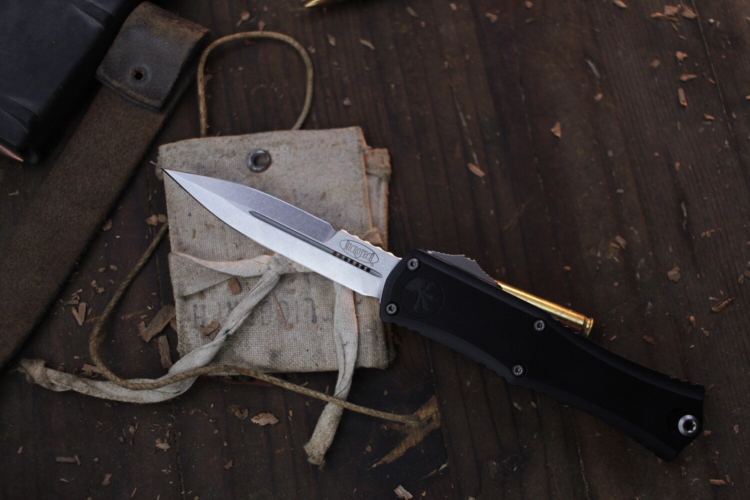 Microtech Mini Hera II D/E 3&quot; OTF AUTO / Black Deep Engraved Aluminum / Stonewashed M390MK ( Pre Owned ) 