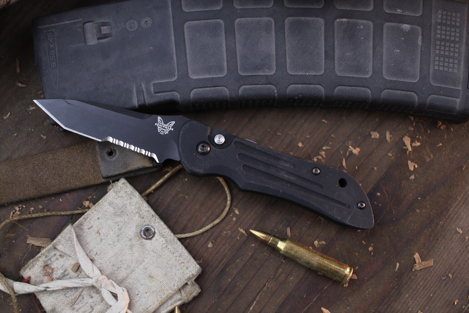 Benchmade Mini Auto-Stryker 2.95&quot; AUTO Folder / Black Aluminum / Black Serrated 154CM ( Pre Owned )