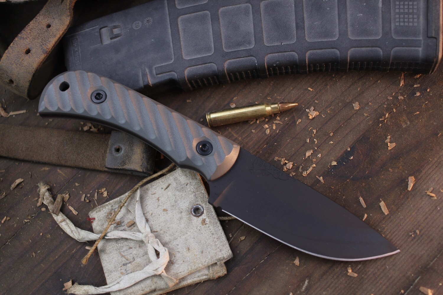 Half Face Blade Cavner 4.2&quot; Fixed Blade / Grey &amp; Red G-10 / Armor Black Cerakote MagnaCut