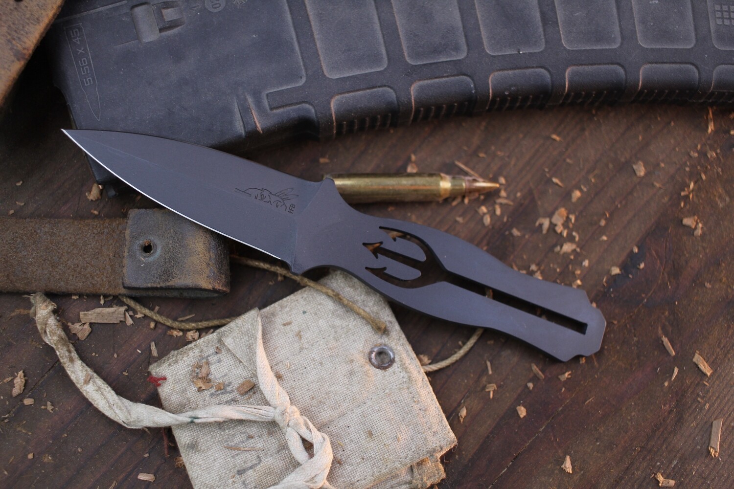 Half Face Trident 2.5&quot; Fixed Dagger / Skeletonized / Sniper Grey Cerakote Magnacut