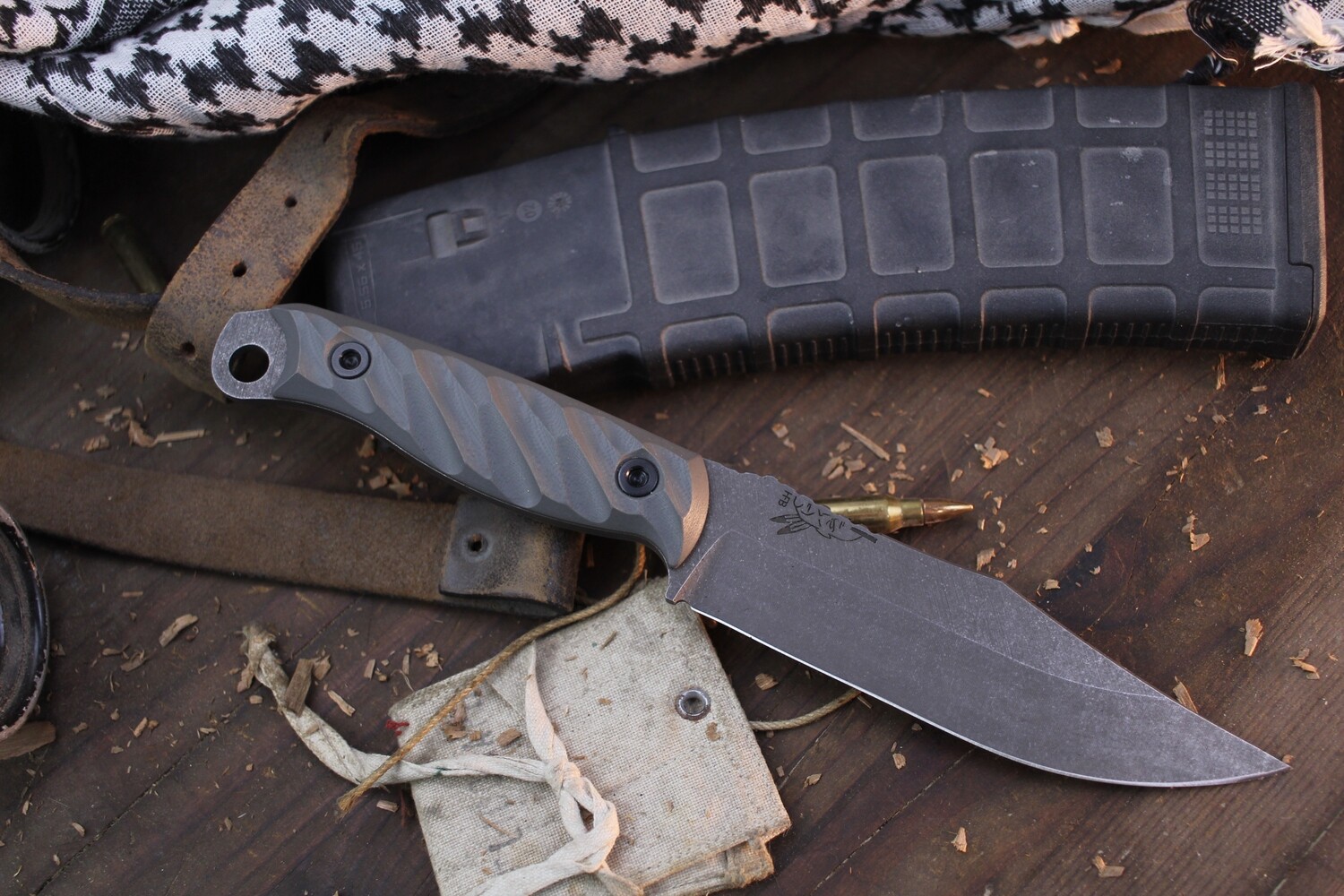 Half Face Blade Crow Scout 5&quot; Fixed Blade / Grey &amp; Red G-10 / Armor Black Cerakote MagnaCut