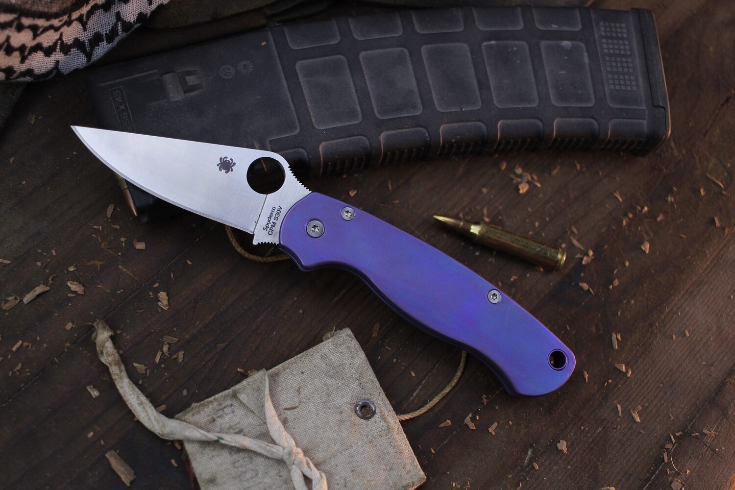 Spyderco Paramilitary 2 3.5&quot; Compression Lock Folder / Custom Anodized Titanium / Satin S30V ( Pre Owned )