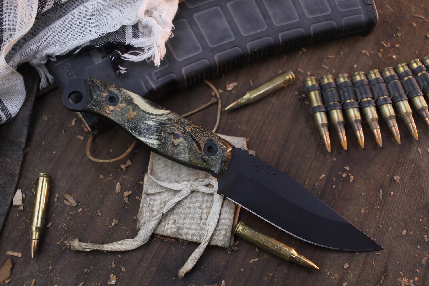 Half Face Blade Crow Jr. 4&quot; Fixed Blade / Dyed Buckeye Burl / Black Cerakote Magnacut ( Pre Owned )