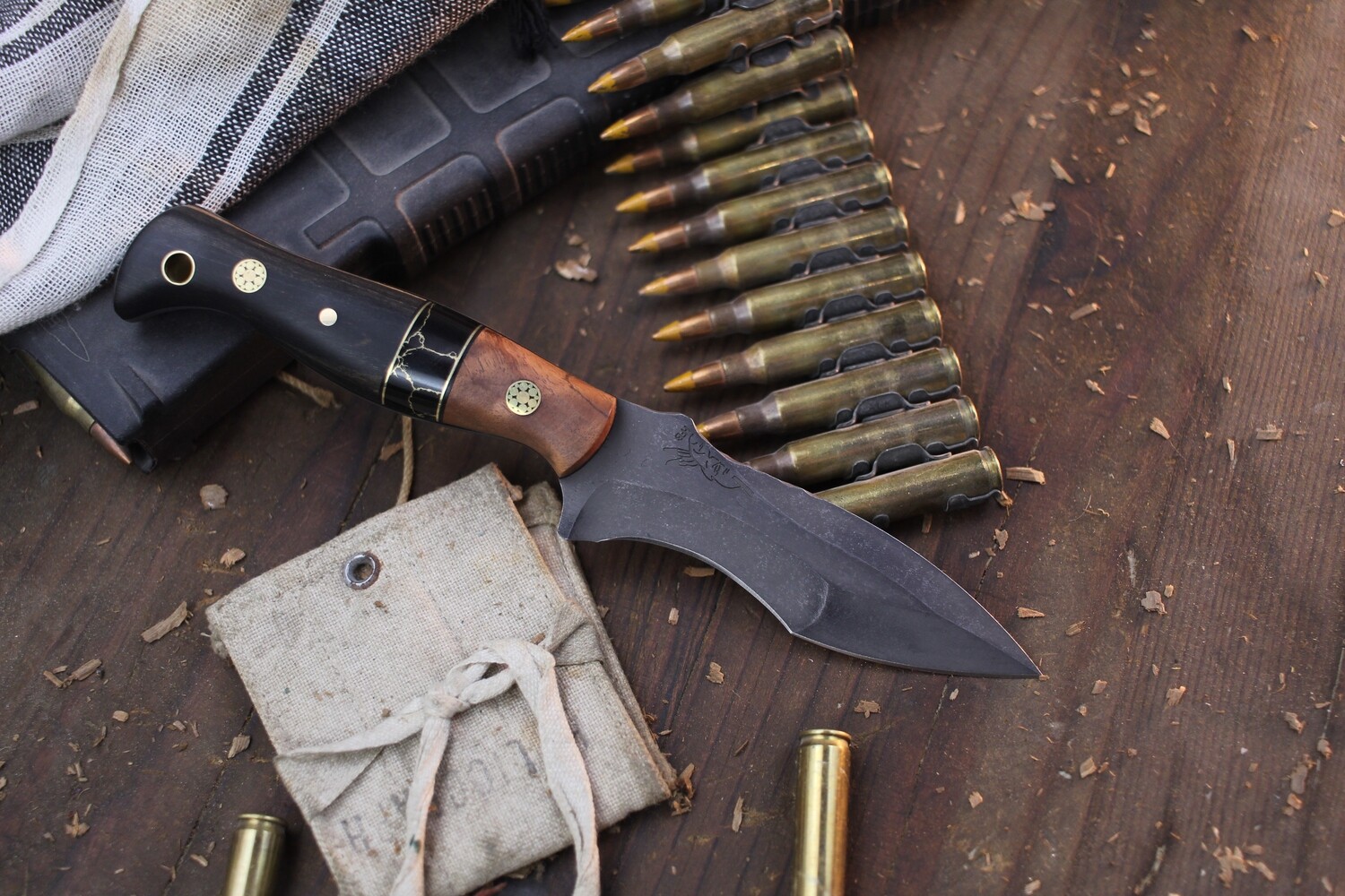 Half Face Blade Extremis 3.5” Fixed Blade / Koa &amp; White Ebony With Gold Webbed Tru-Stone / Acidwashed Magnacut ( Pre Owned )