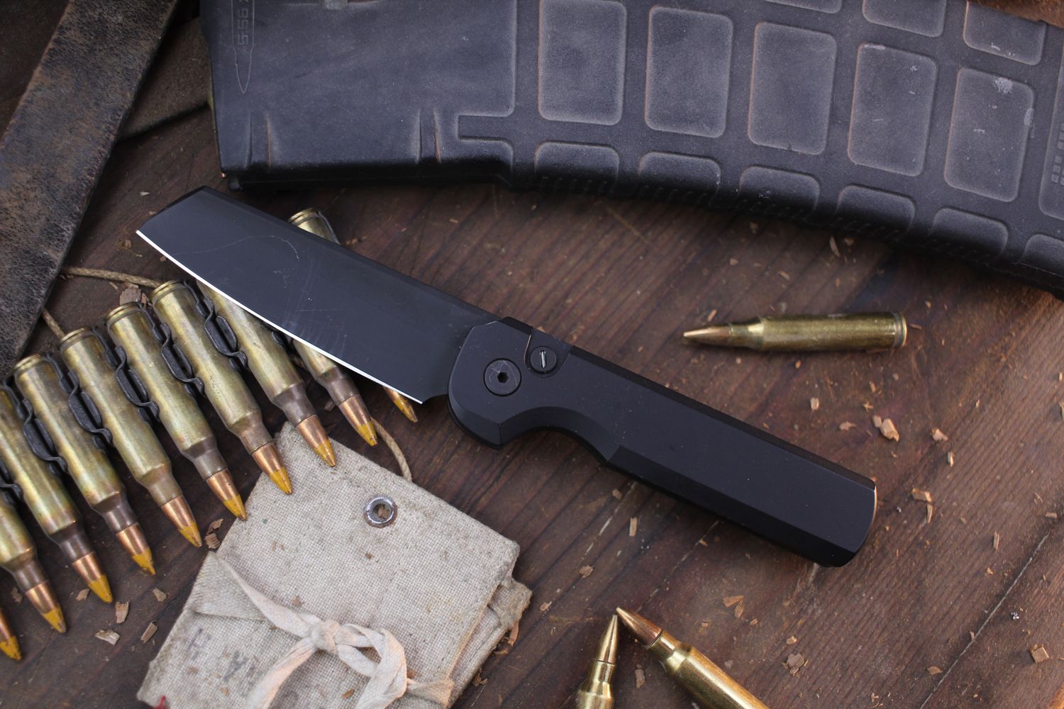 Arcform Slimfoot 3.1&quot; Automatic Buttonlock Folder / Black Aluminum &amp; Tritium Inlaid Button / Black 154CM ( Pre Owned )