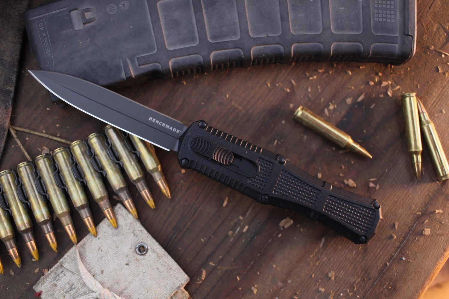 Benchmade Claymore D/A 3.9&quot; OTF Auto / Black Grivory / Smoke Gray CPM-D2