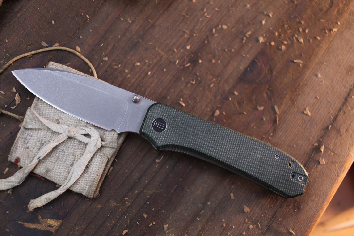 WE Knife Co. Big Banter 3.69&quot; Folding Knife, Acid 20CV / Green Micarta ( Pre Owned )