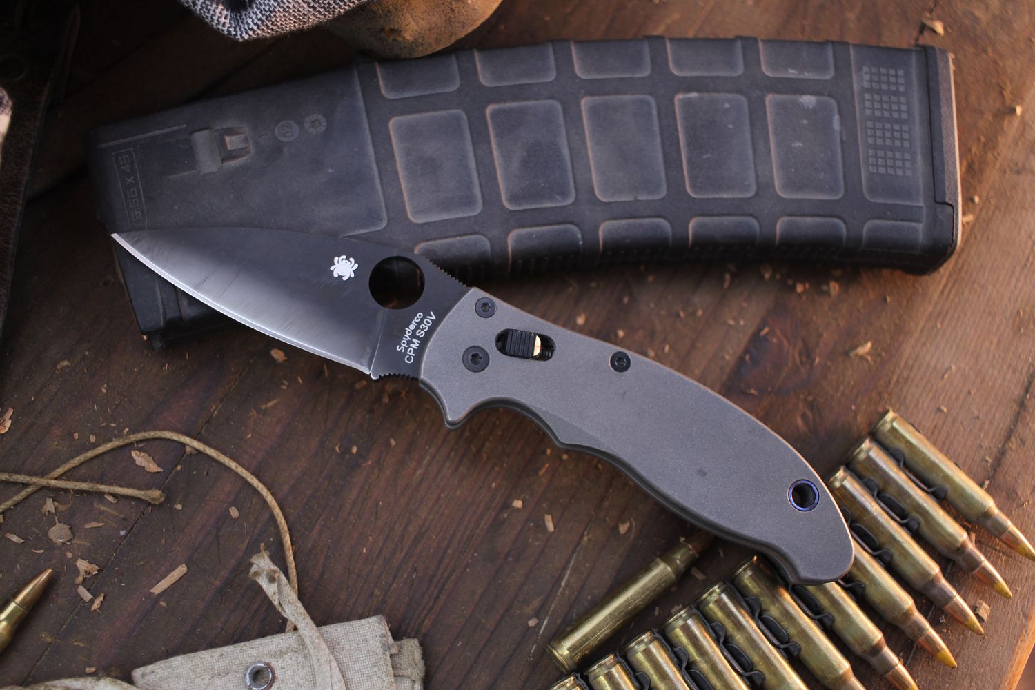 Spyderco Manix II 3.37&quot; Ball Bearing Lock Folder / Titanium/ Black S30V ( Pre Owned )