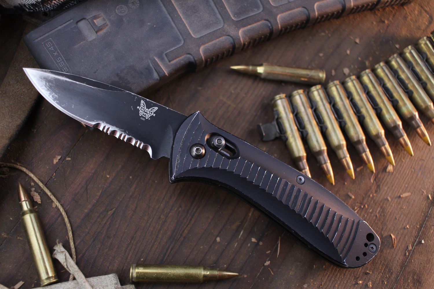 Benchmade Presidio 3.42&quot; Auto AXIS Lock Folder / Black Aluminum / Black Serrated 154CM ( Pre Owned )