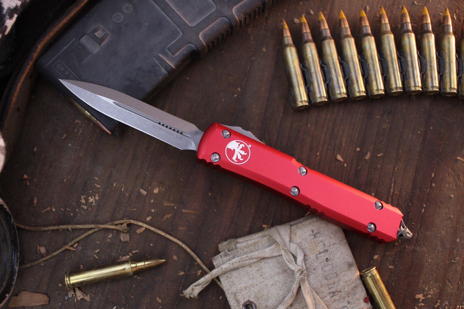 Microtech Ultratech D/E 3.46&quot; AUTO OTF / Red Aluminum / Apocalyptic 