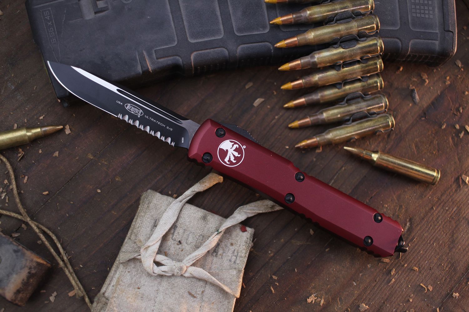 Microtech Ultratech S/E 3.4&quot; Automatic OTF / Merlot Aluminum &amp; Black Hardware / Black Serrated ( Pre Owned )