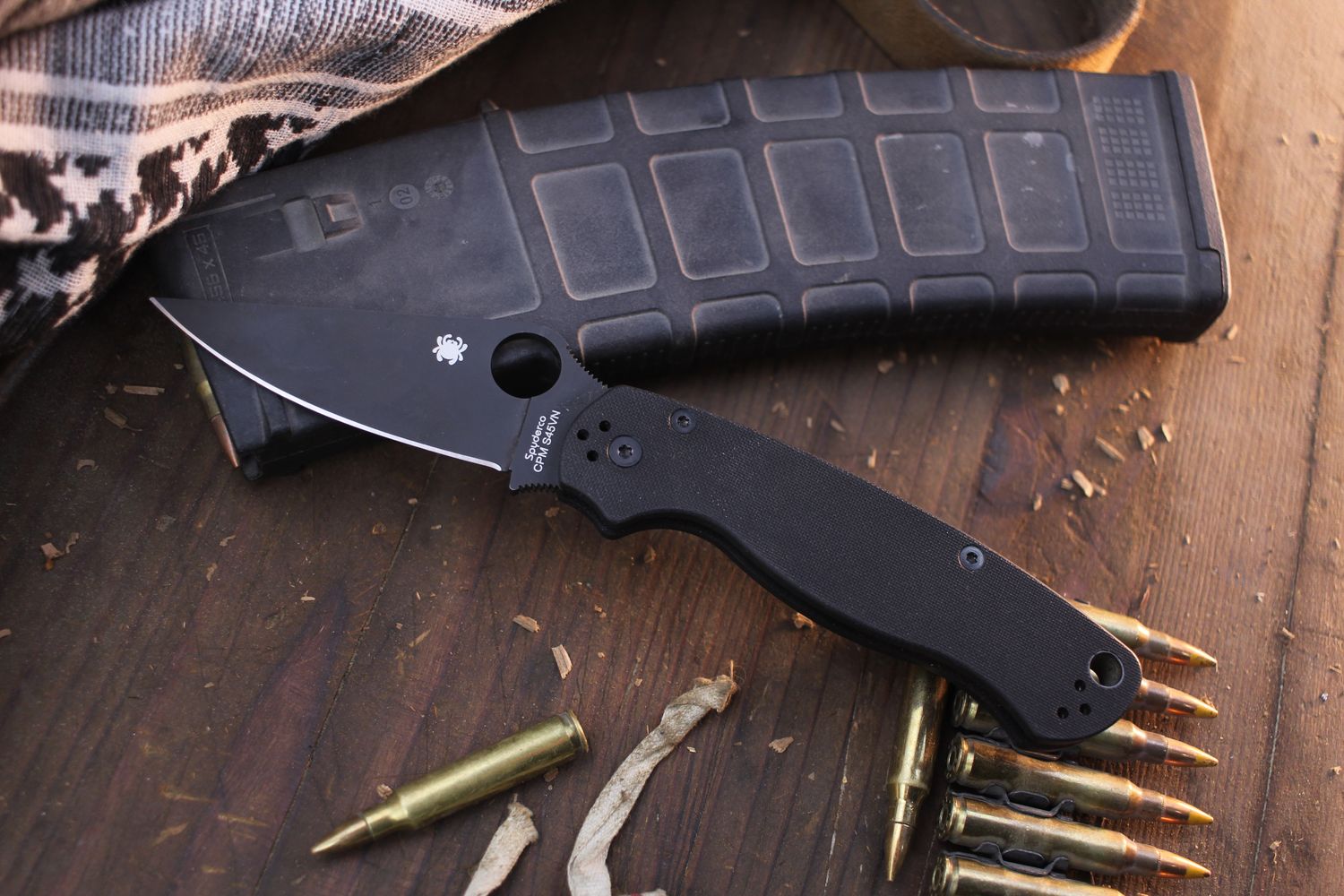 Spyderco Paramilitary 2 3.4&quot; Compression Lock Folder / Black G-10 / Black S45VN ( Pre Owned )