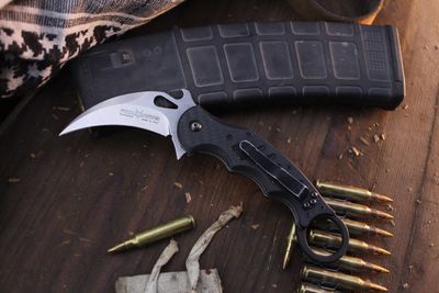 Fox 479 3.2&quot; Framelock Karambit Flipper / Black Carbon Fiber &amp; G-10 / Stonewashed N690Co ( Pre Owned )