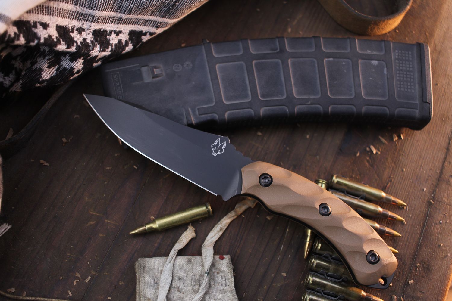 Southern Grind Jackal 4.6&quot; Fixed Blade / Desert Tan G-10 / Black PVD 8670M ( Pre Owned )