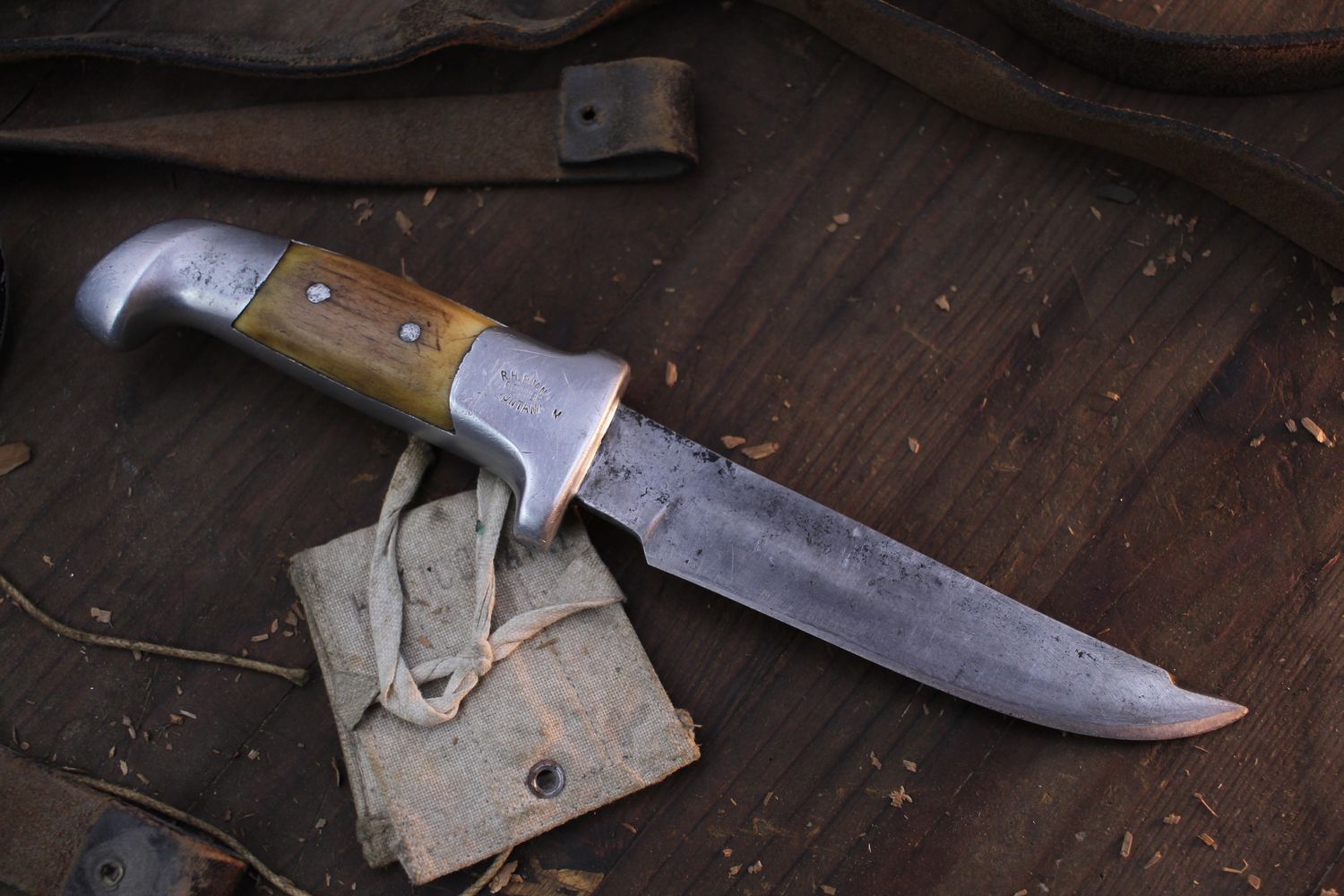Ruana Knives Model 16A 5&quot; Fixed Blade / Stag &amp; Integral Aluminum Guard / High Carbon ( Pre Owned )