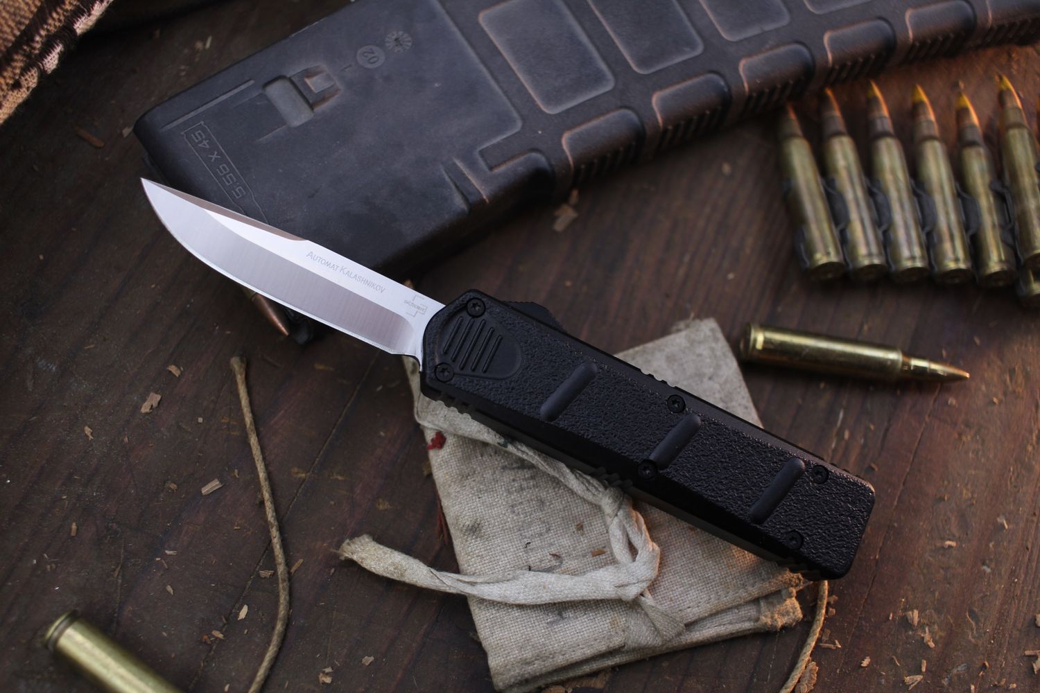Boker Plus Mini Kalashnikov Bowie 2.67&quot; OTF Auto / Black Aluminum / Satin D2