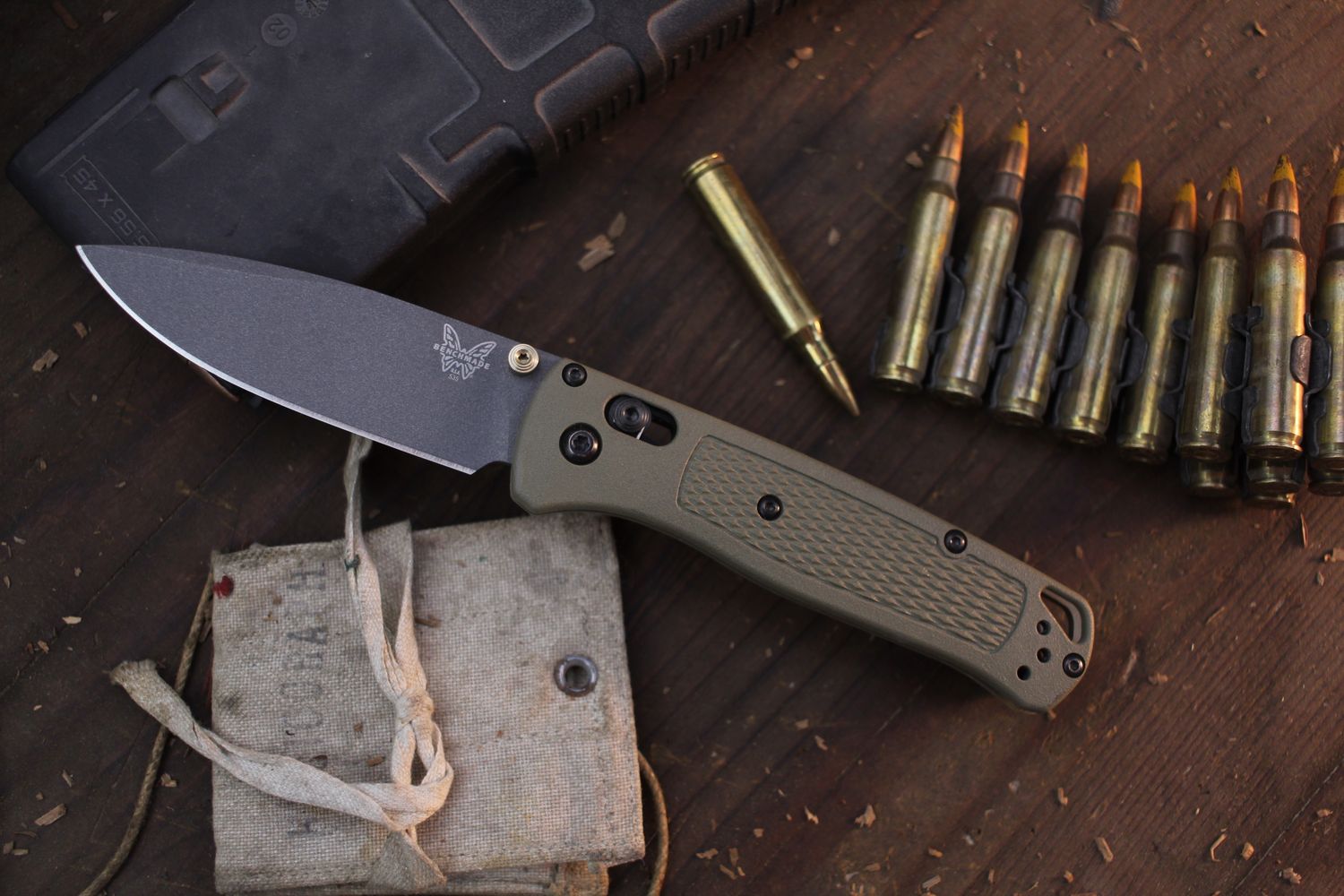 Benchmade Bugout 3.24&quot; AXIS Lock Knife / Ranger Green Grivory / Gray / S30V ( Pre Owned )