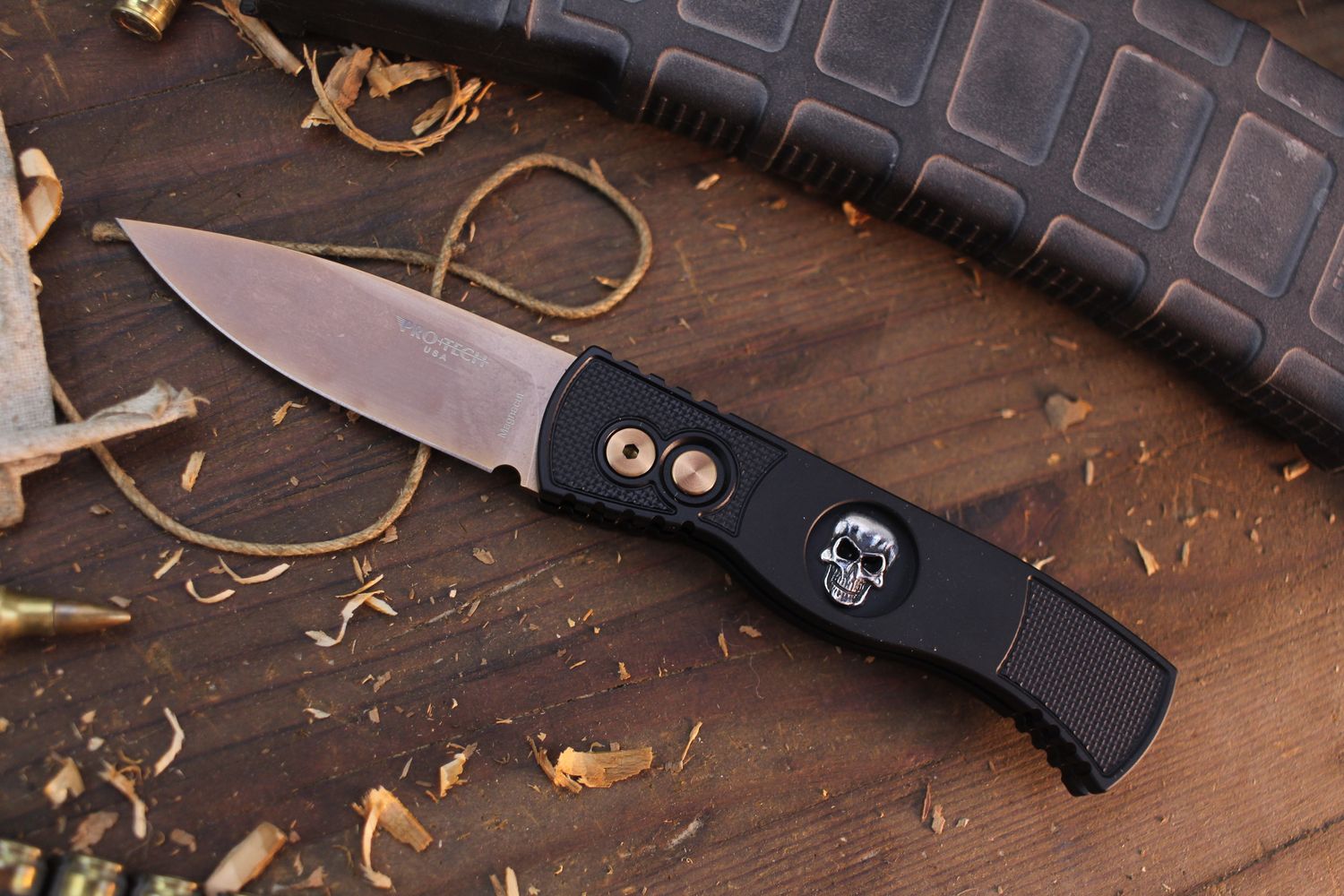 Pro-Tech TR-2 3.25&quot; Plunge Lock AUTO / Black Aluminum &amp; Silver Skull With Rose Gold Hardware / Rose Gold CPM-MagnaCut