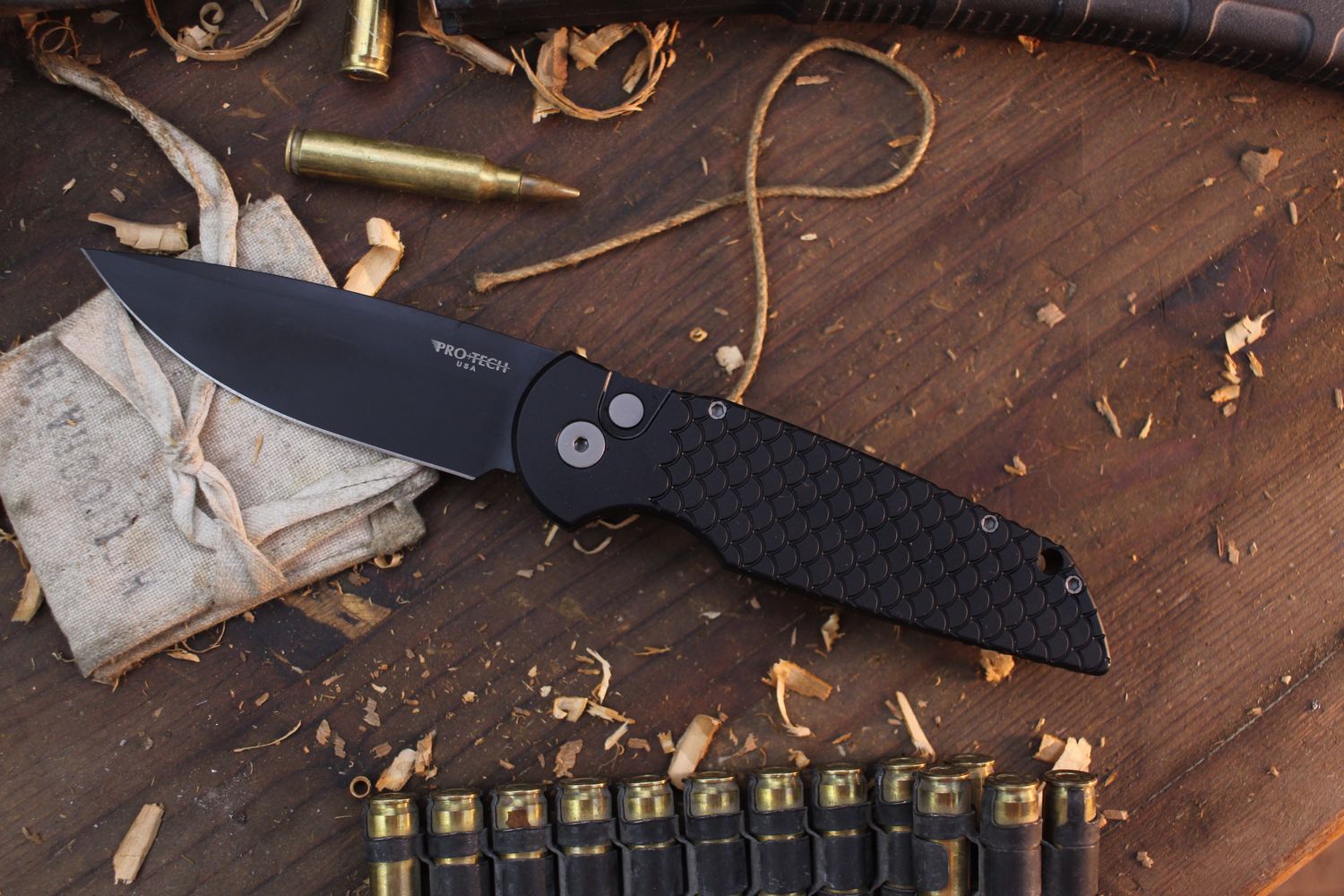 Pro-Tech TR-3 Military issue  3.5&quot; Button Lock Auto Folder / Black Fish Scale Aluminum &amp; Safety Slide / Black MagnaCut