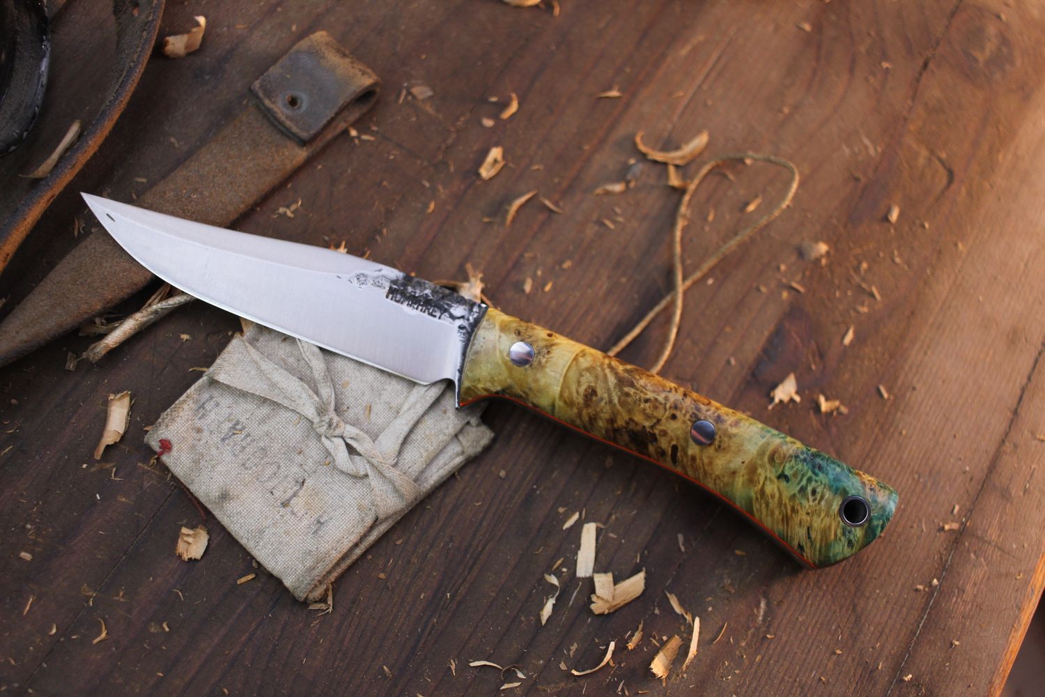 Lon Humphrey Minuteman 4.55” Fixed Blade / Dyed Box Elder Burl / Forge Finish 52100 ( Pre Owned )