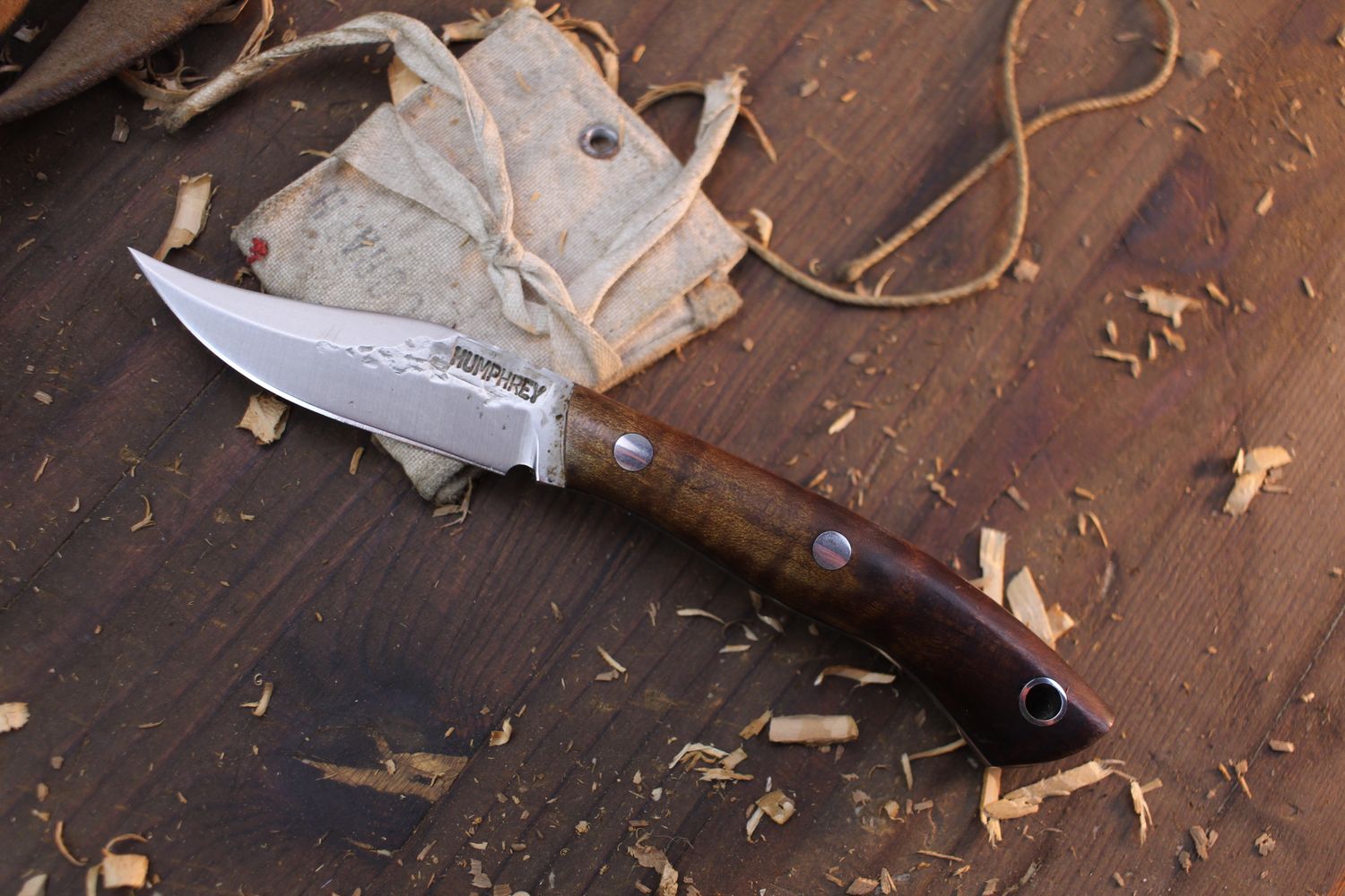 Lon Humphrey Mudbone Muskrat 3.1” Fixed Blade / Curly Maple / Forge Finish AEB-L ( Pre Owned )