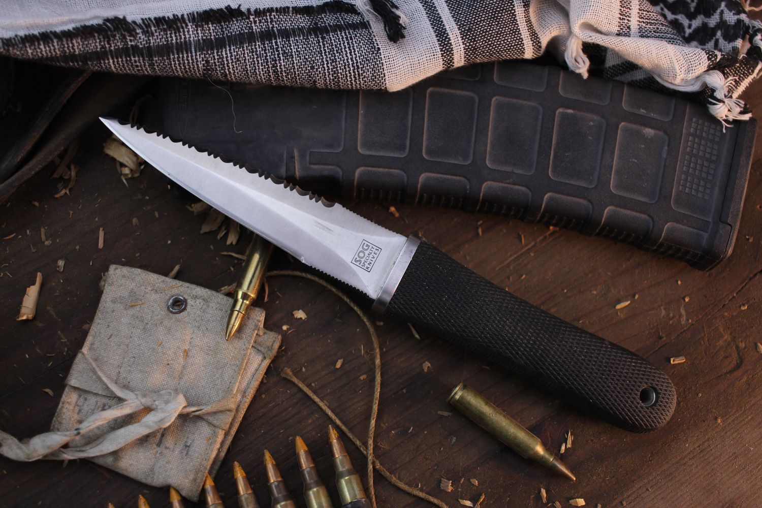 SOG Pentagon Dagger 5&quot; Fixed Blade / Black Kraton / Satin AUS8 / Serrated / Seki-Japan ( Pre Owned )