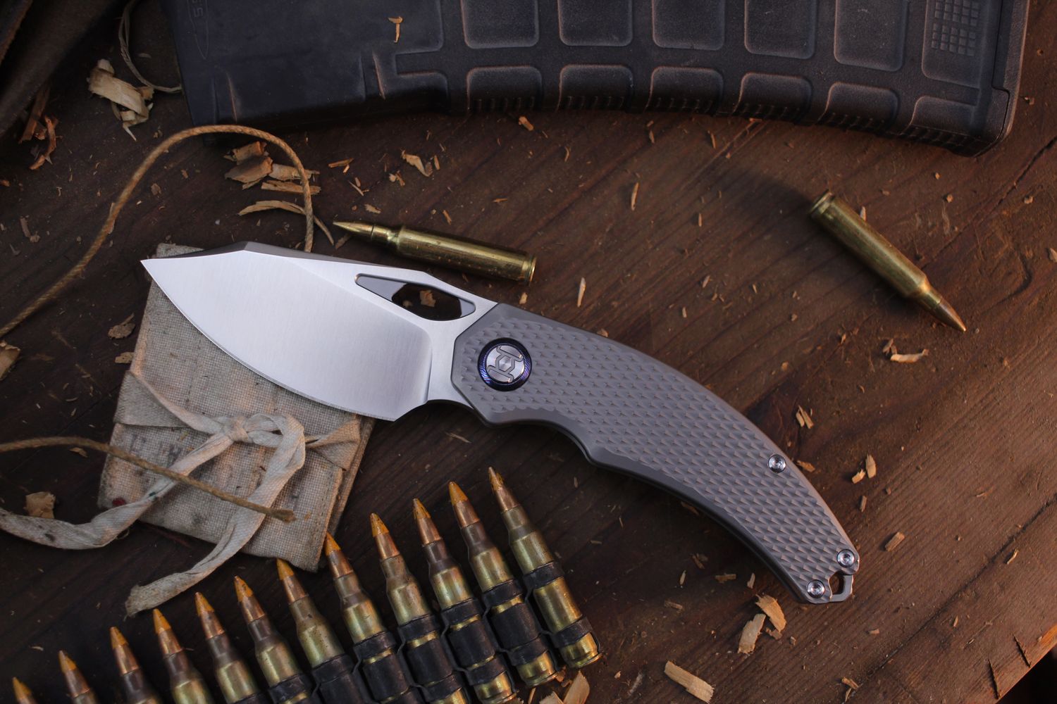 Kunwu Padre 3.34&quot; Framelock Folder / Diamond Pattern Titanium / Satin Vanax ( Pre Owned )