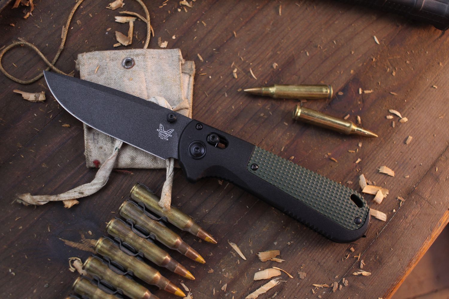 Benchmade Redoubt 3.6&quot; AXIS Lock Folder / Black &amp; Green Grivory / Cobalt Black CPM-D2 ( Pre Owned )