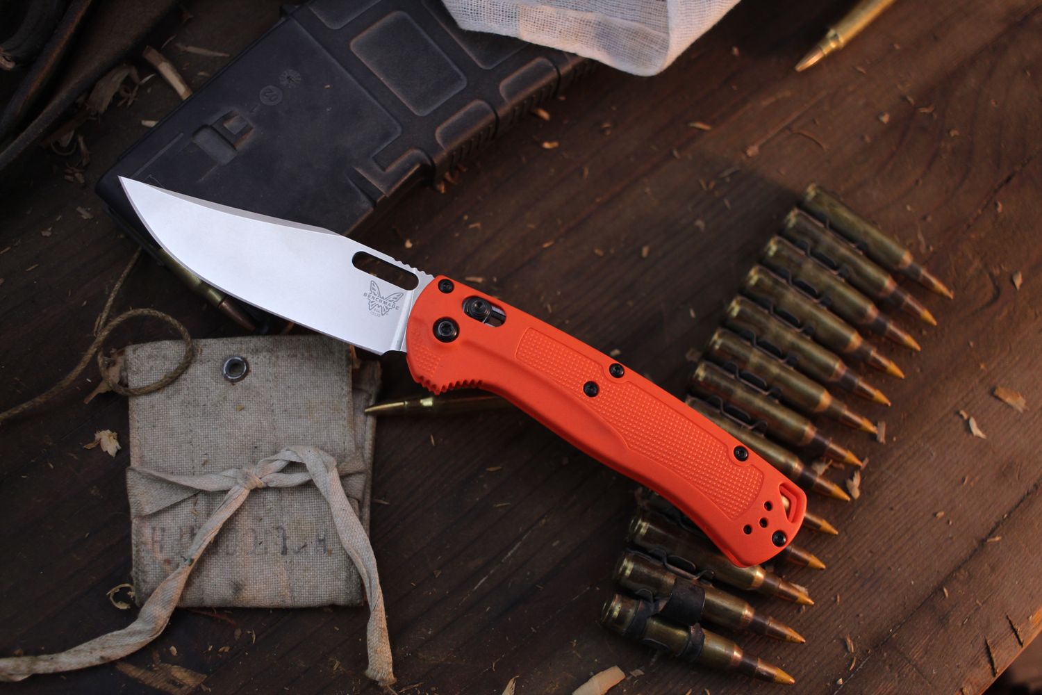 Benchmade Taggedout 3.5&quot; AXIS Lock Folder / Orange Grivory / Stonewashed CPM-154 ( Pre Owned )
