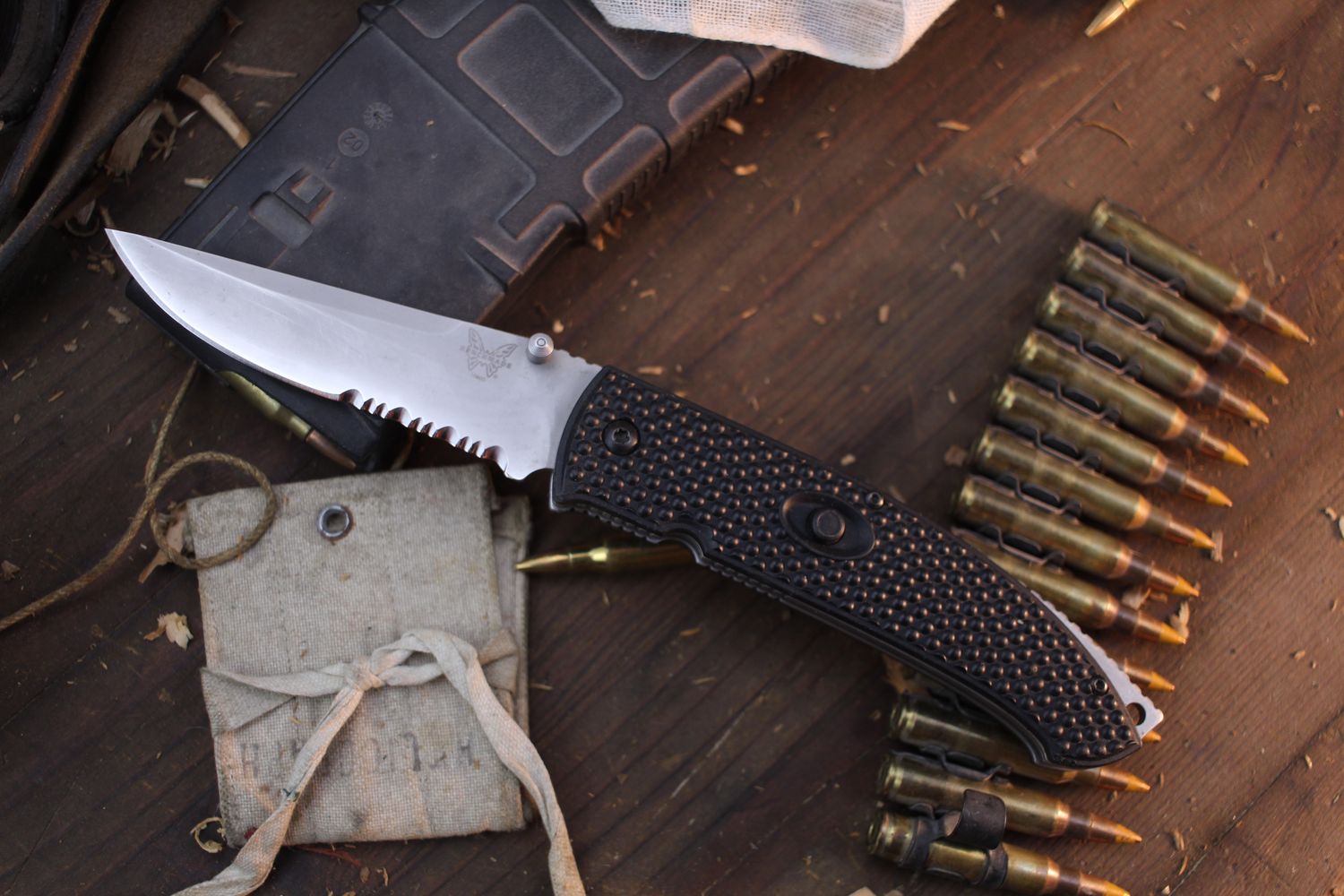 Benchmade Snipe 3.97&quot; Buttom Lock Folder / Black Molded Plastic / Satin Serrated AUS-8 ( Pre Owned )