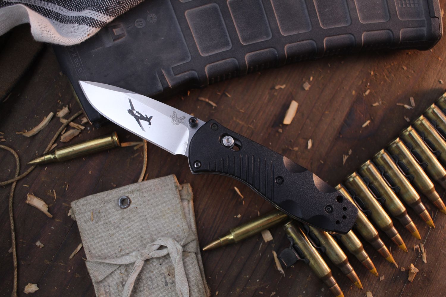 Benchmade Mini Barrage 2.91&quot; AXIS-Assist Folder / Black Polymer / Satin 154CM &amp; Airplane Engraving (Pre-Owned)