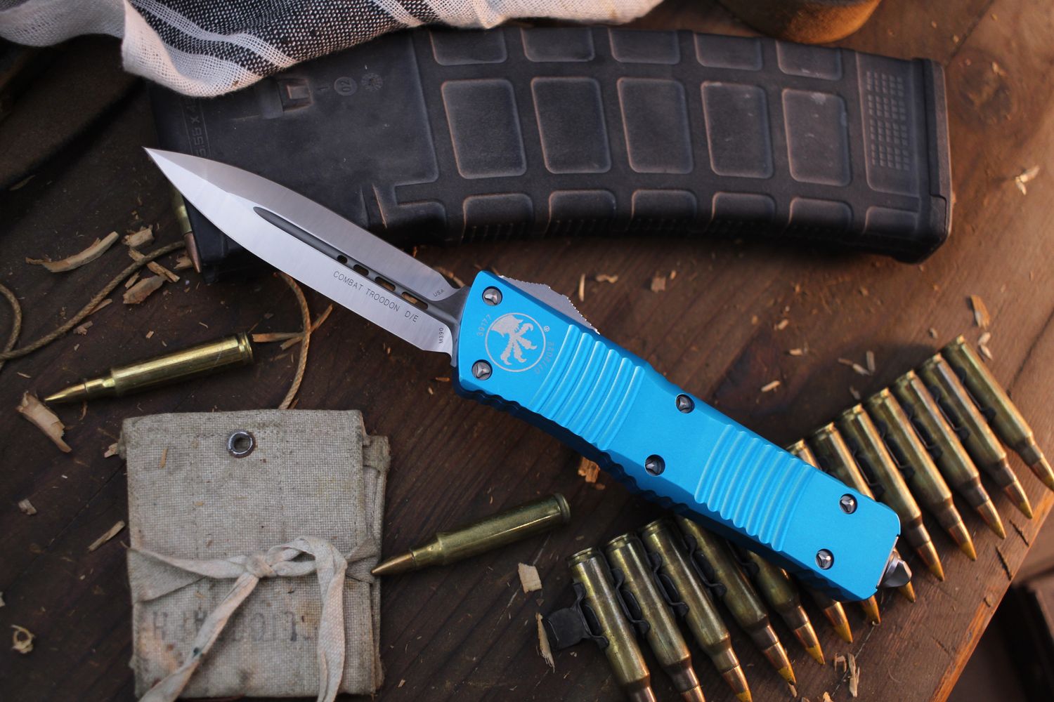 Microtech Combat Troodon D/E 3.8&quot; OTF Auto / Turquoise Aluminum / Satin ( Pre Owned )