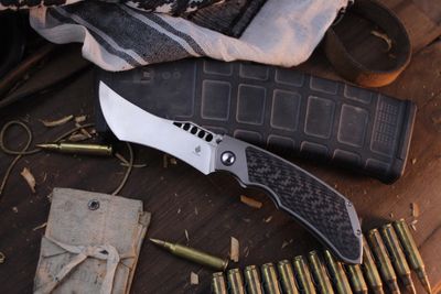 Kizer Huntsman 3.7&quot; Folding Knife / Carbon Fiber &amp; Titanium / S35VN ( Pre Owned )