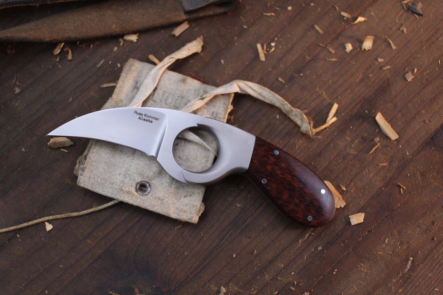 Russ Kommer Custom Bear Claw 2.75&quot; Fixed Blade / Snake Wood / Bead Blasted ATS-34 ( Pre Owned )