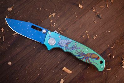 Demko ColorfulFilth &quot;Deep Dive&quot; AD20.5 3.2&quot; Shark Lock Folder / Custom Anodized Titanium / Blue Cerakote &amp; Bubble Engraved 20CV
