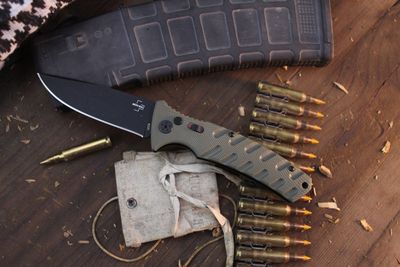 Boker Plus Large Strike 3.6" Auto Button Lock Folder / Green Polymer / Black D2 ( Discontinued )