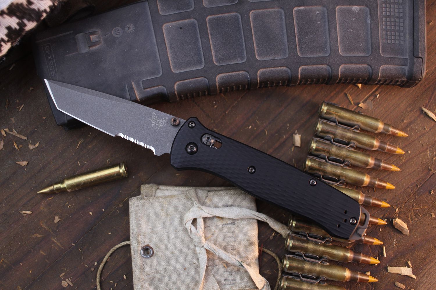 Benchmade Bailout 3.4&quot; AXIS Lock Folder / Black Aluminum / Tungsten Gray Cerakote Serrated CPM-M4 ( Pre Owned )