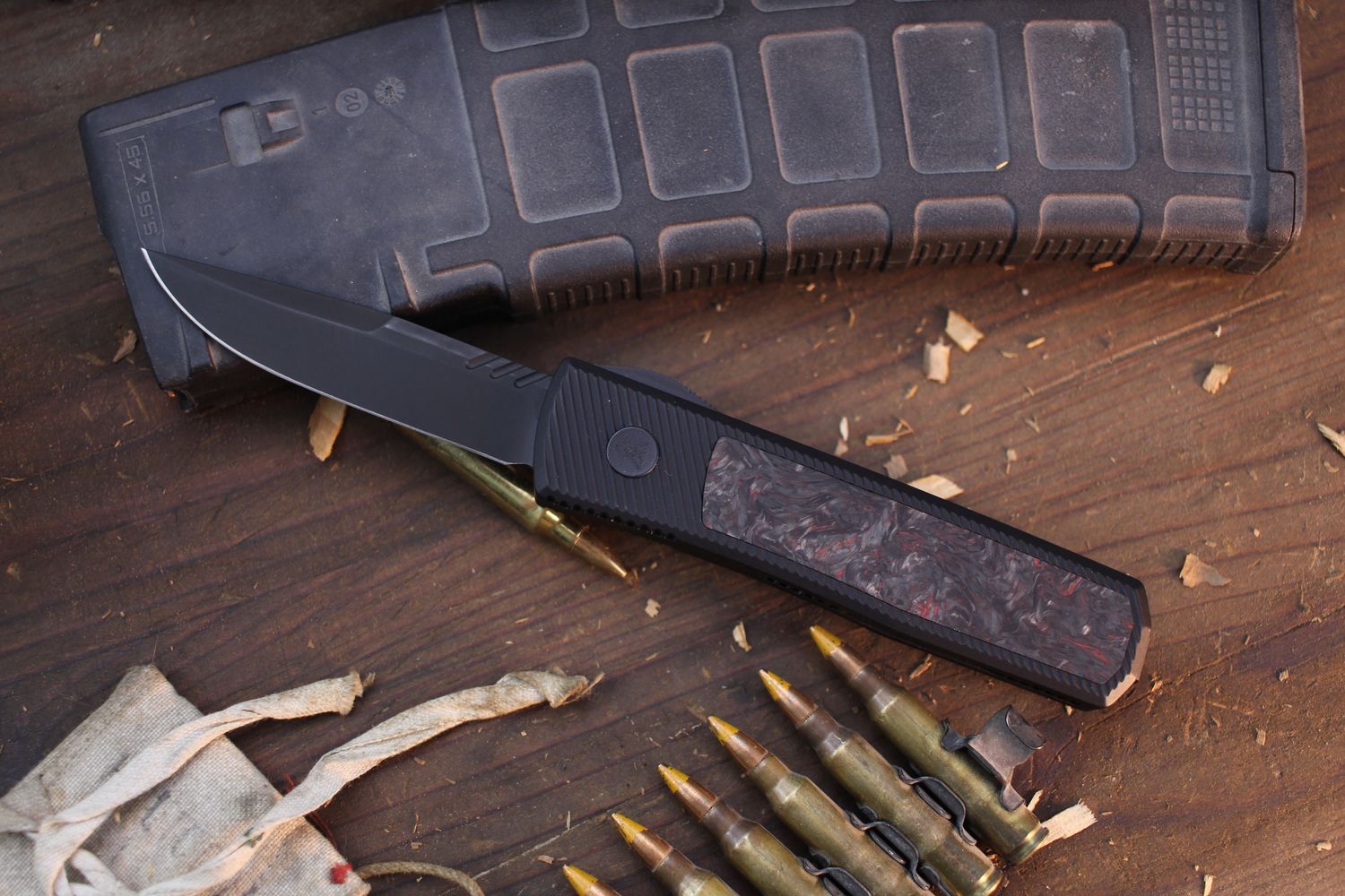 Axial Shift 3.3&quot; Out The Front Knife / Black MagnaCut / Black Aluminum / Purple Fat Carbon Fiber ( Pre Owned )