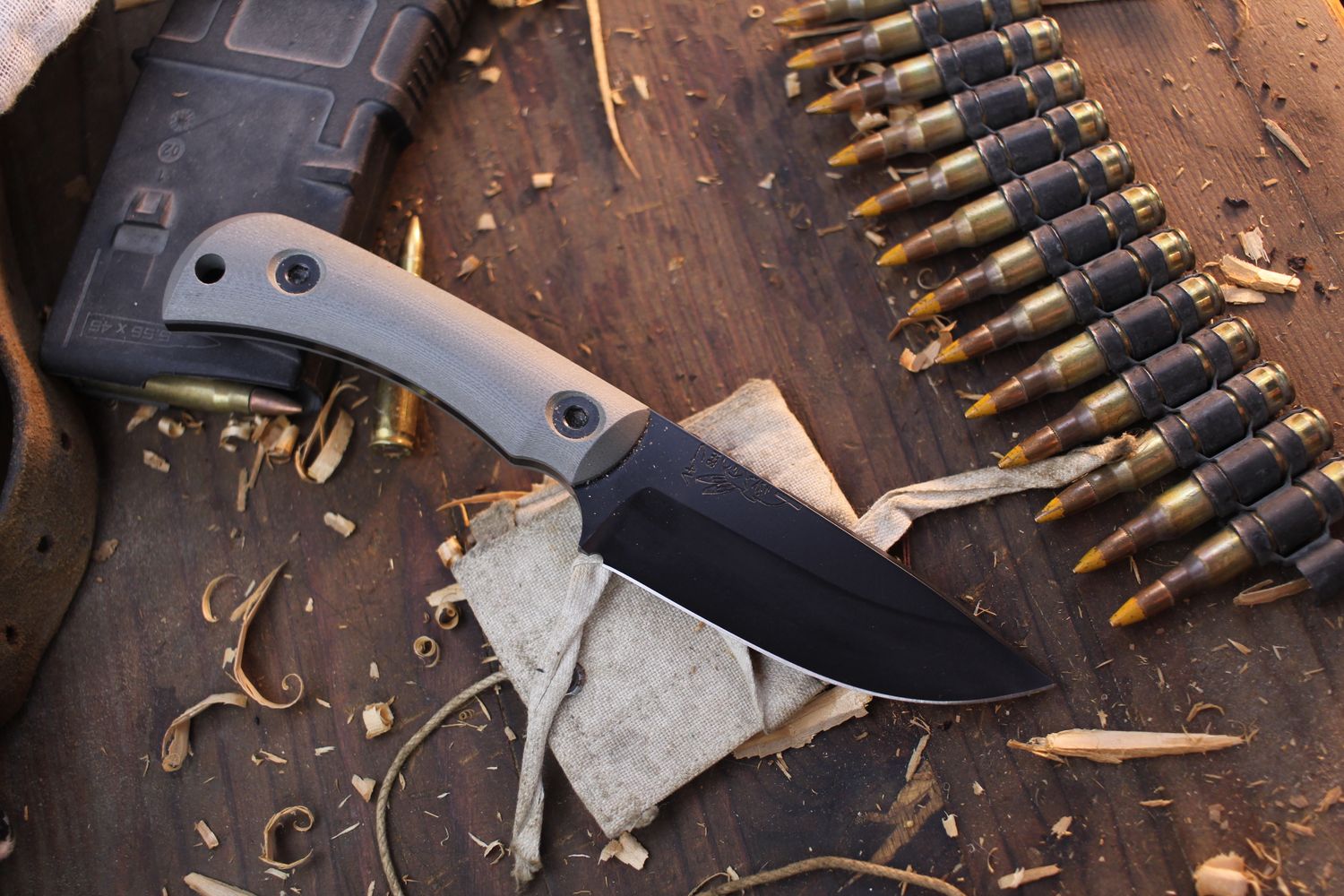 Half Face Blade Cav Jr. 3.5&quot; Fixed Blade / Grey  G-10 / Black Cerakote Magnacut ( Pre Owned )